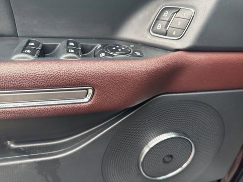 Used 2023 Ford Expedition Limited image 27