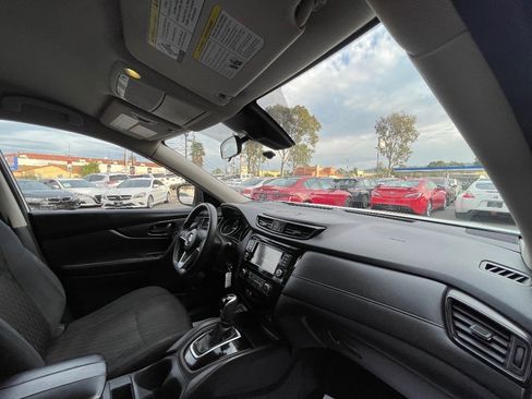 Used 2019 Nissan Rogue S image 12