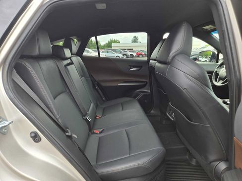 Used 2022 Toyota Venza XLE AWD/4WD image 14