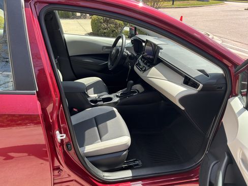 Used 2024 Toyota Corolla LE image 33