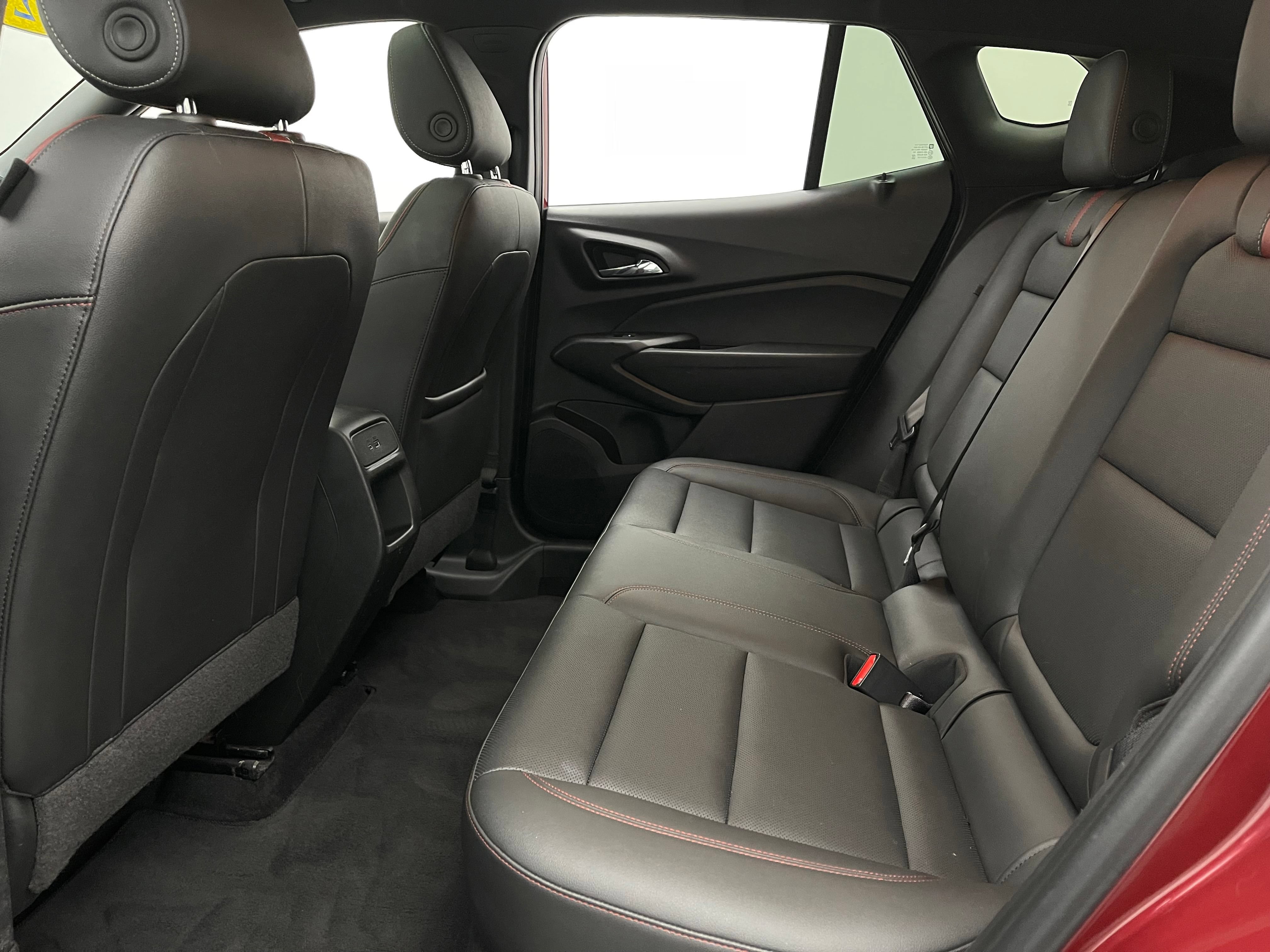 Used 2024 Chevrolet Trax RS w/ Sunroof Package FWD image 39