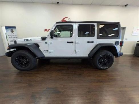 Used 2023 Jeep Wrangler Unlimited image 2