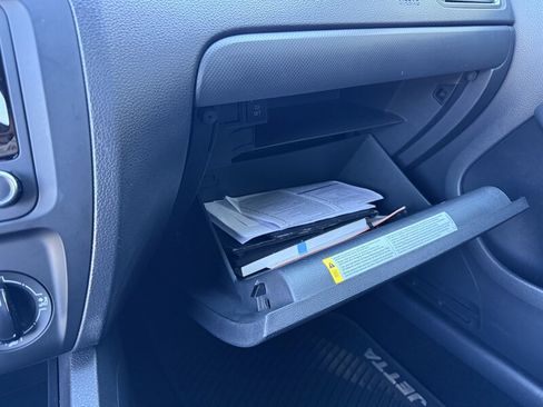 Used 2014 Volkswagen Jetta S image 27