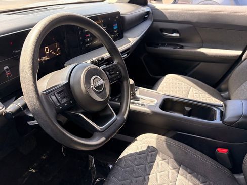 Used 2025 Nissan Kicks SV w/ Illumination Package FWD image 18
