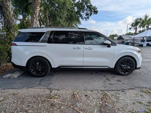 Used 2024 Kia Carnival SX Prestige FWD image 8