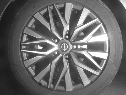 Used 2025 Nissan Altima 2.5 SV FWD image 15
