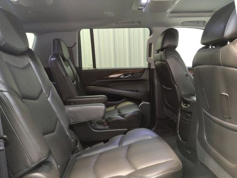 Used 2017 Cadillac Escalade ESV Premium Luxury image 19