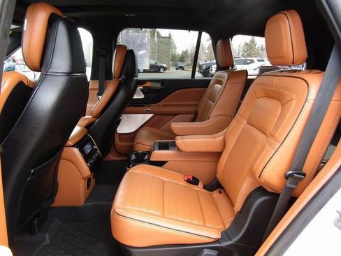 Used 2023 Lincoln Aviator Black Label w/ Dynamic Handling Package AWD/4WD image 13