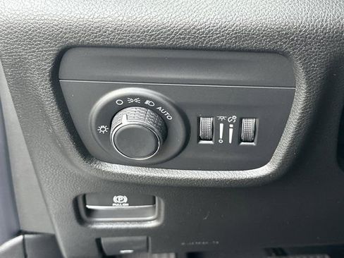 New 2025 Jeep Grand Cherokee Altitude image 27