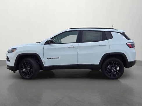 New 2026 Jeep Compass Latitude image 3