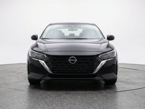 Used 2025 Nissan Sentra SV FWD image 2