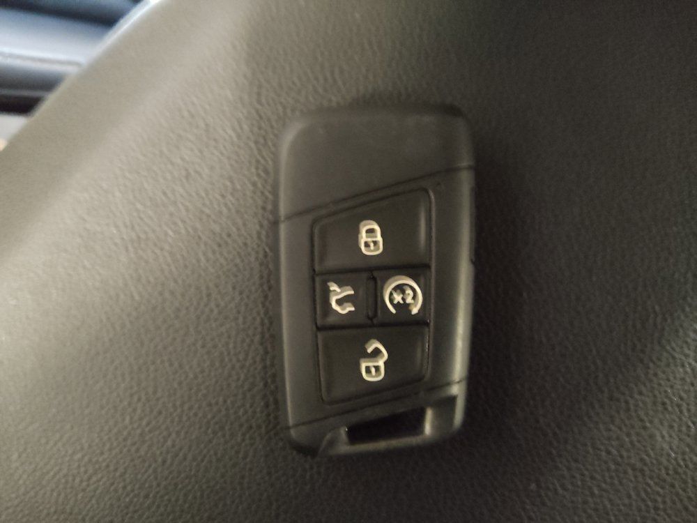 Used 2023 Volkswagen Jetta SE FWD image 32