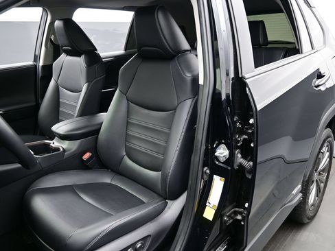 Used 2024 Toyota RAV4 Limited w/ Advanced Technology Package AWD/4WD image 12