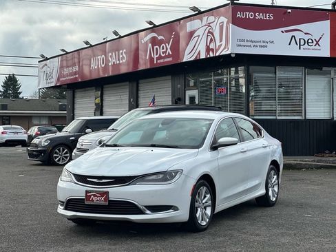 Used 2015 Chrysler 200 Limited image 2