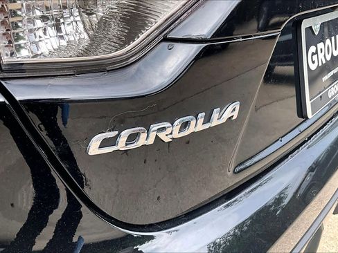 Used 2025 Toyota Corolla SE FWD image 30
