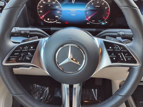 Used 2025 Mercedes-Benz GLA 250 4MATIC image 8