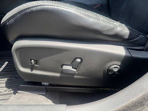 Used 2015 Dodge Charger R/T RWD image 36