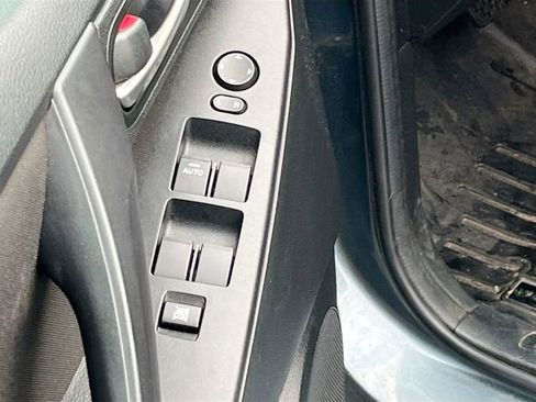 Used 2012 MAZDA MAZDA3 i Touring image 17