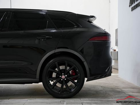Used 2020 Jaguar F-PACE SVR image 15