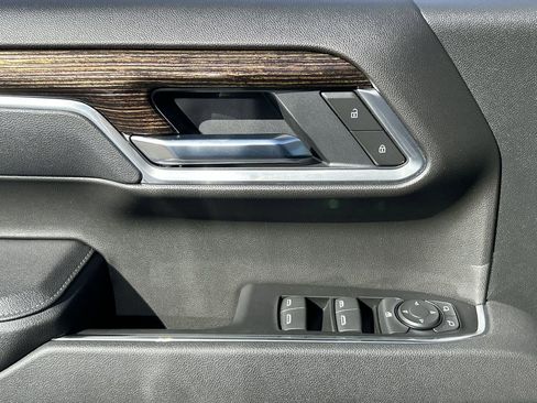 Used 2025 GMC Sierra 1500 SLE image 23