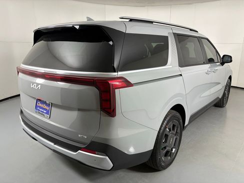 New 2026 Kia Carnival EX image 8