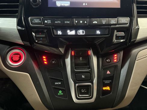 Used 2018 Honda Odyssey EX image 32