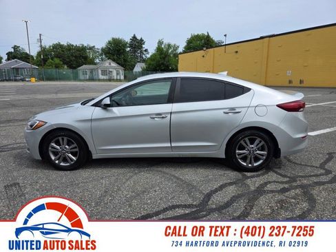 Used 2018 Hyundai Elantra Value Edition FWD image 2