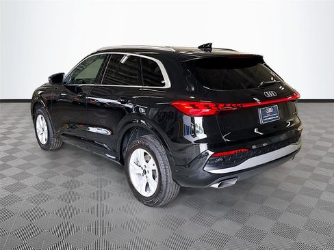 Certified 2025 Audi Q5 Premium w/ Convenience Package AWD/4WD image 5