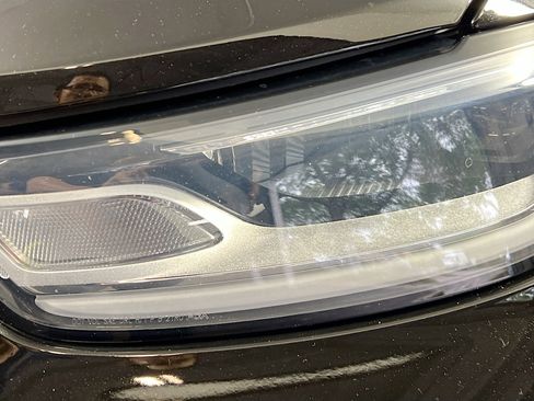 Used 2024 Chrysler Pacifica Touring-L FWD image 12