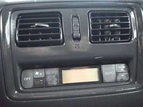 Used 2020 Nissan Pathfinder S image 16