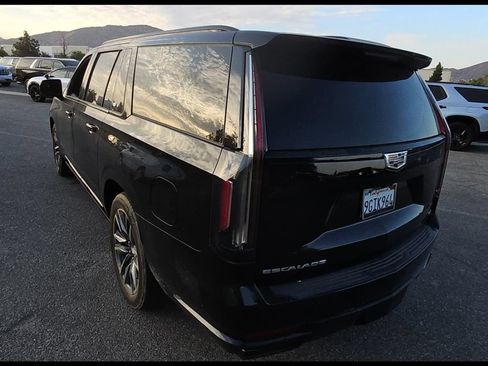 Used 2023 Cadillac Escalade ESV Sport Platinum AWD/4WD image 4