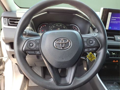 Used 2024 Toyota RAV4 LE AWD/4WD image 16