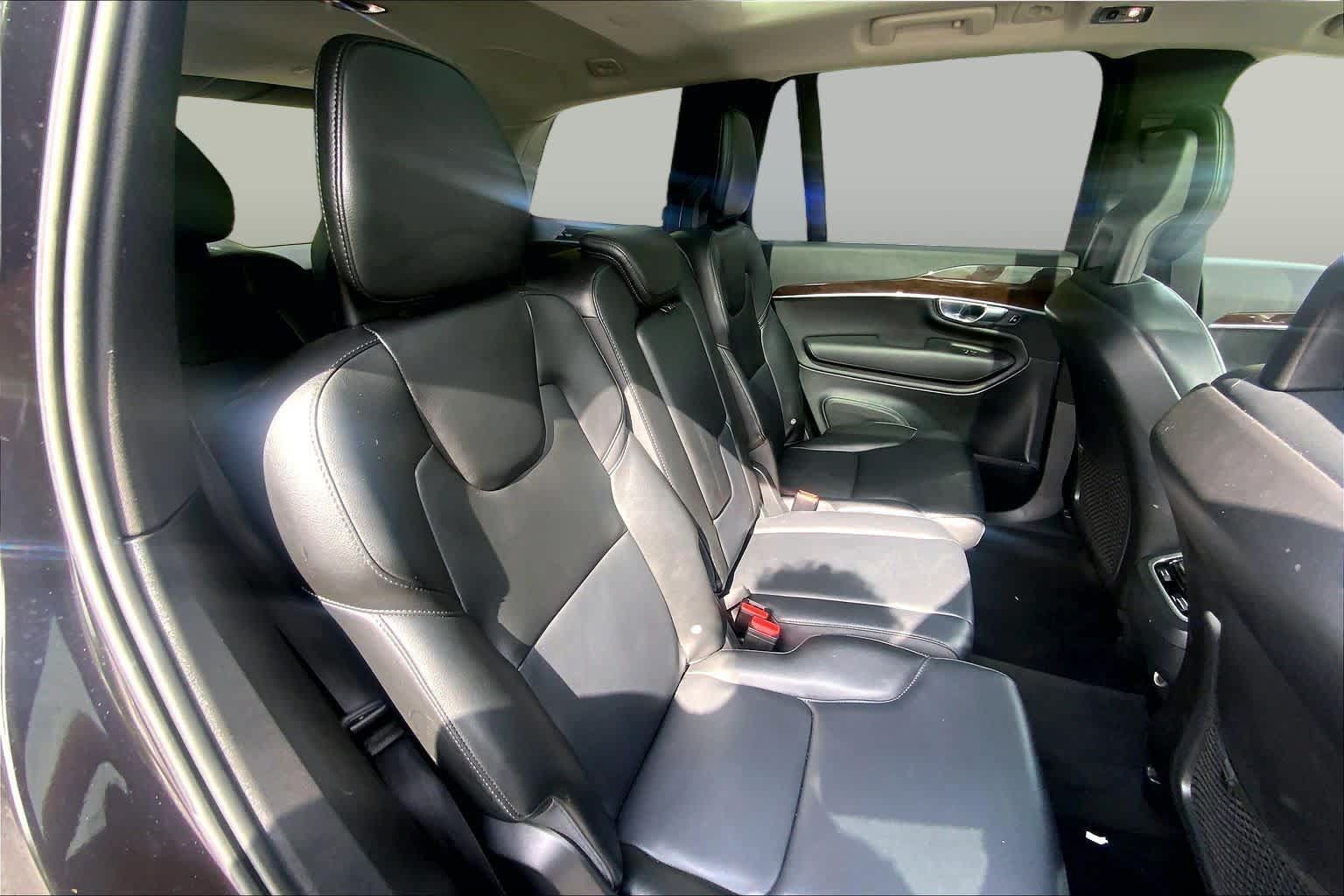 Used 2018 Volvo XC90 T5 Momentum w/ Convenience Package FWD image 20