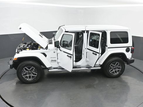 Used 2024 Jeep Wrangler Unlimited Sahara w/ Technology Group AWD/4WD image 66
