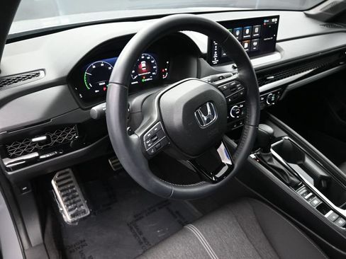 Certified 2025 Honda Accord Sport image 17