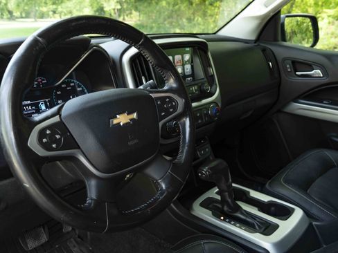 Used 2018 Chevrolet Colorado LT w/ Luxury Package, Chrome AWD/4WD image 14