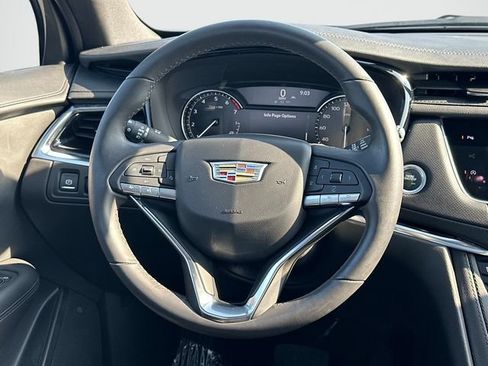 Certified 2024 Cadillac XT6 Luxury AWD/4WD image 7