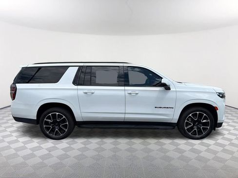 Used 2022 Chevrolet Suburban RST w/ Luxury Package RWD image 4