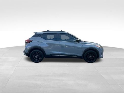 Used 2021 Nissan Kicks SR w/ SR Premium Package image 6
