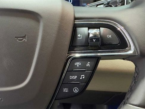 Used 2024 Lincoln Navigator Premiere image 31