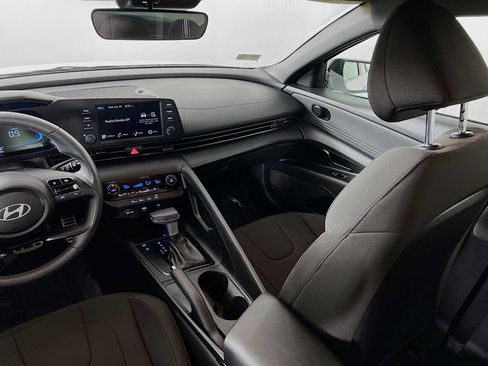 Certified 2025 Hyundai Elantra Sport FWD image 22