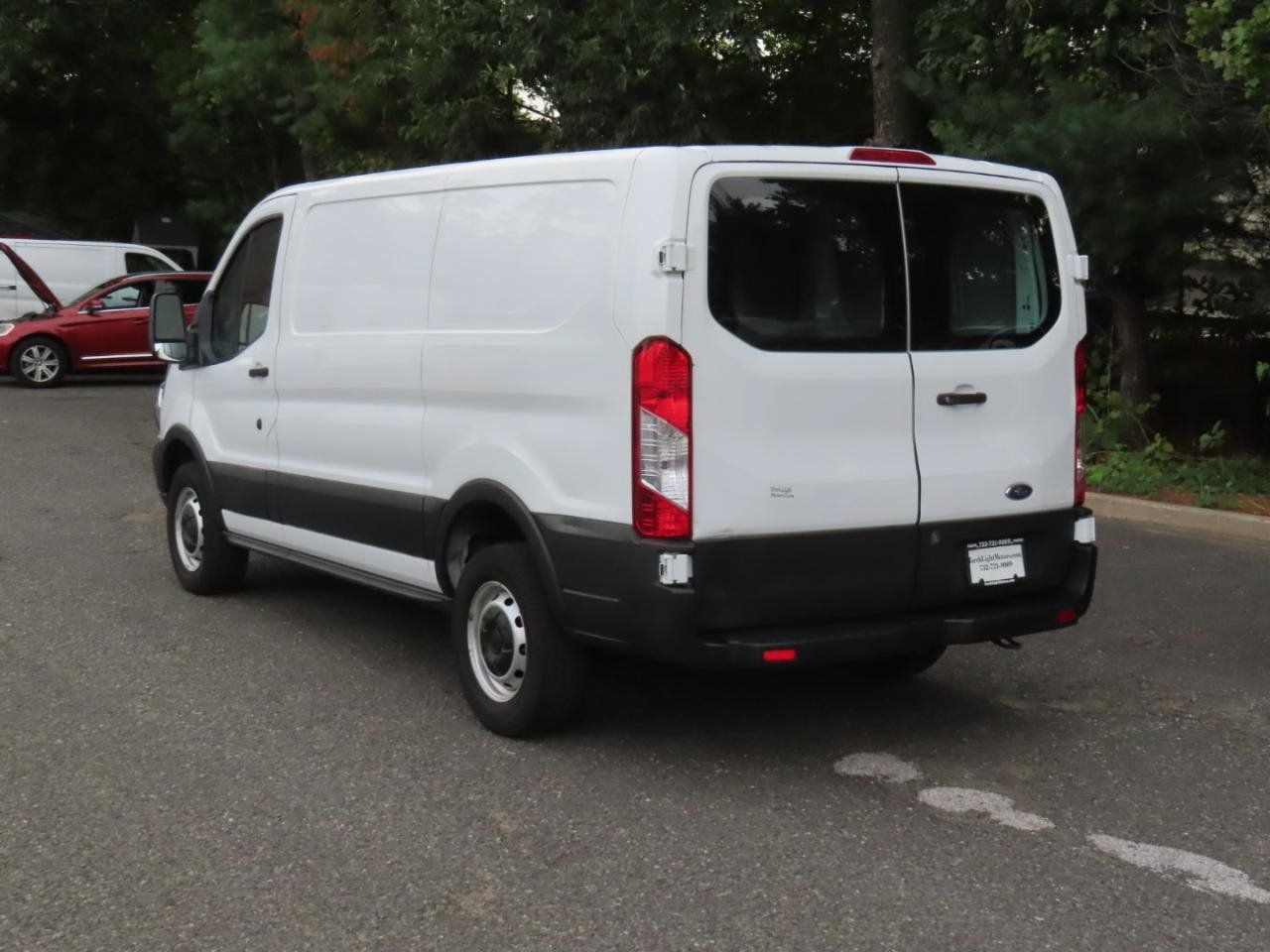Used 2019 Ford Transit 250 130 Low Roof RWD image 4