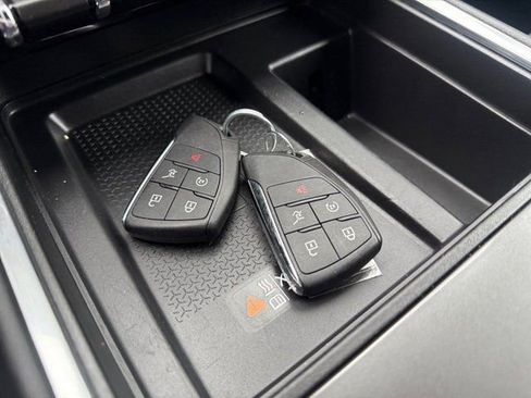 Used 2025 GMC Acadia Elevation image 33