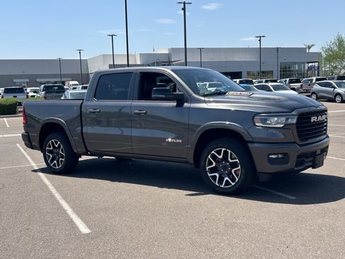 Used 2025 RAM 1500 Laramie w/ Sport Appearance Package AWD/4WD image 7