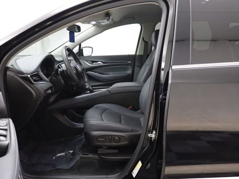 Used 2020 Buick Enclave Essence image 5