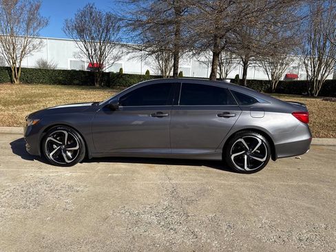 Used 2018 Honda Accord Sport image 5