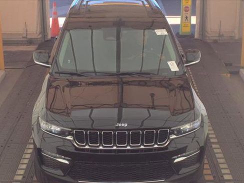 Used 2022 Jeep Grand Cherokee Limited RWD image 3