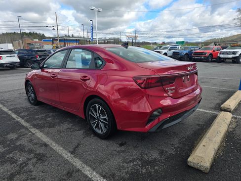 Used 2023 Kia Forte LXS FWD image 5