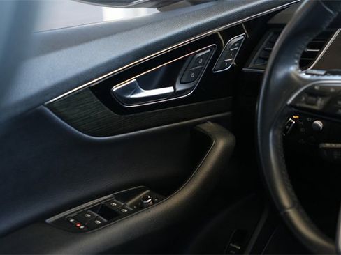 Used 2018 Audi Q7 3.0T Prestige image 19