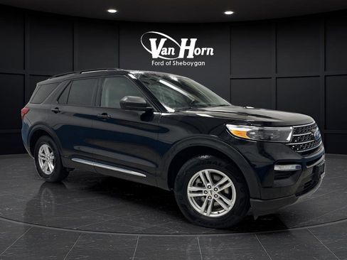 Used 2023 Ford Explorer XLT AWD/4WD image 39